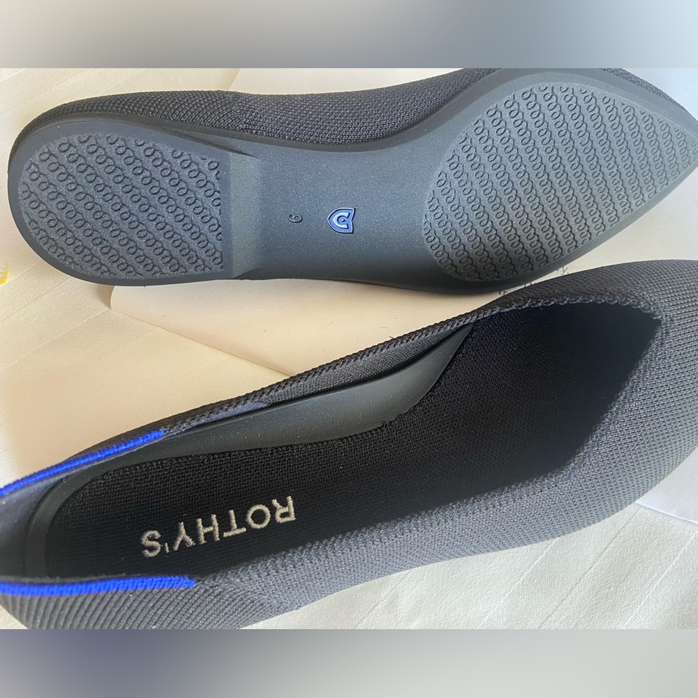 🔥Rothy's Elegant Black Flats with Blue Detail - Picture 11 of 14